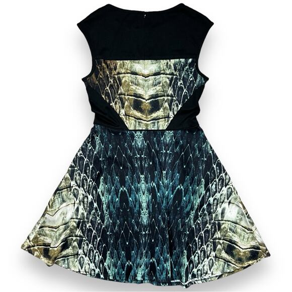 Vince Camuto Fit-n-Flare Reptile Print Mini Dress, Black, Size 4 - Picture 2 of 6